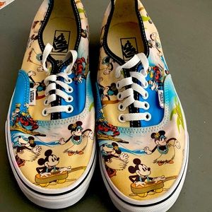 Vans in Mickey Hawaiian print